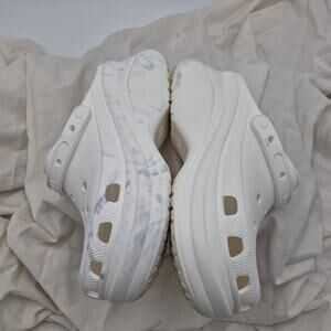 NEW Crocs Mega Crush Platform Clog Unisex White women's size 8